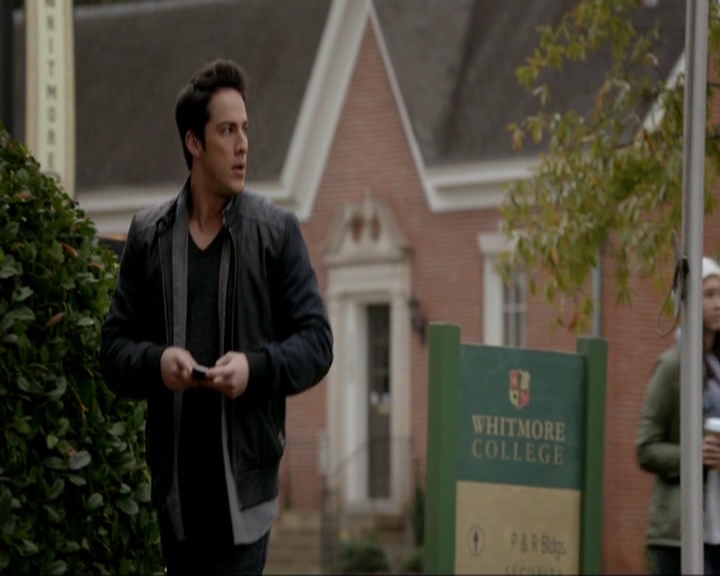 VampireDiariesWorld-dot-nl_7x11ThingsWeLostInTheFire1373.jpg