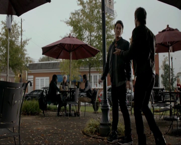 VampireDiariesWorld-dot-nl_7x11ThingsWeLostInTheFire1393.jpg