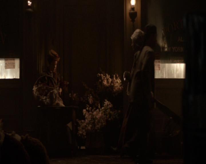 VampireDiariesWorld-dot-nl_7x13ThisWomansWork-deletedscenes0042.jpg