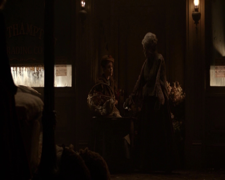 VampireDiariesWorld-dot-nl_7x13ThisWomansWork-deletedscenes0043.jpg