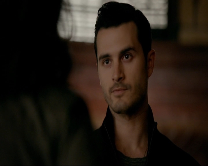 VampireDiariesWorld-dot-nl_7x14MoonlightOnTheBayou0271.jpg