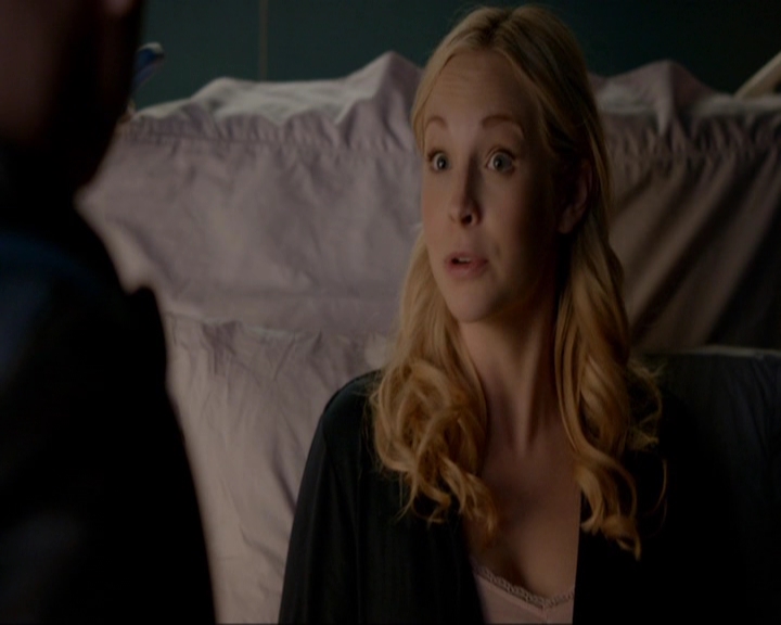 VampireDiariesWorld-dot-nl_7x14MoonlightOnTheBayou0299.jpg