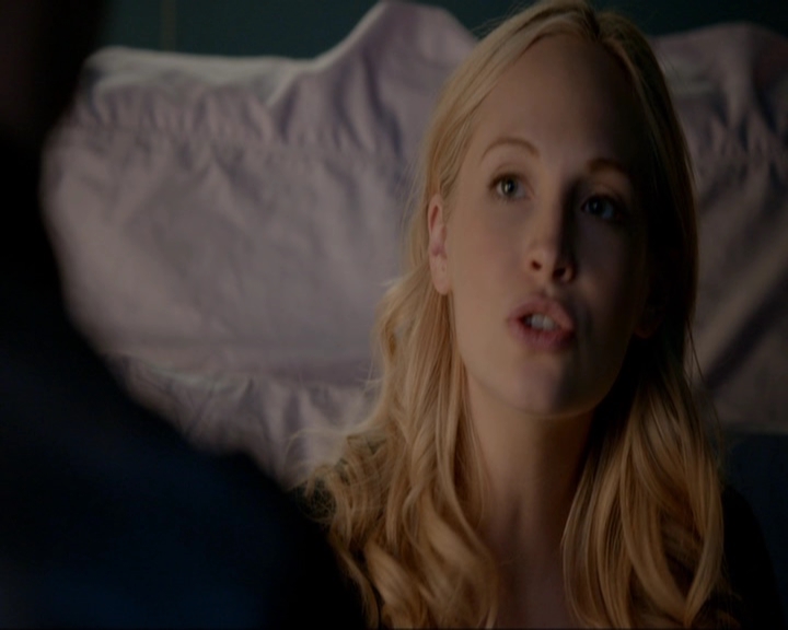 VampireDiariesWorld-dot-nl_7x14MoonlightOnTheBayou0322.jpg