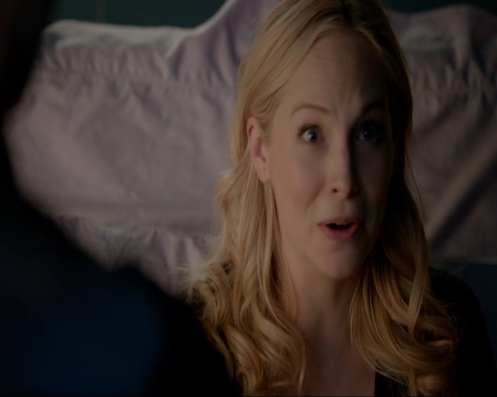 VampireDiariesWorld-dot-nl_7x14MoonlightOnTheBayou0323.jpg