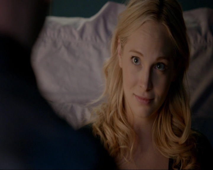 VampireDiariesWorld-dot-nl_7x14MoonlightOnTheBayou0341.jpg