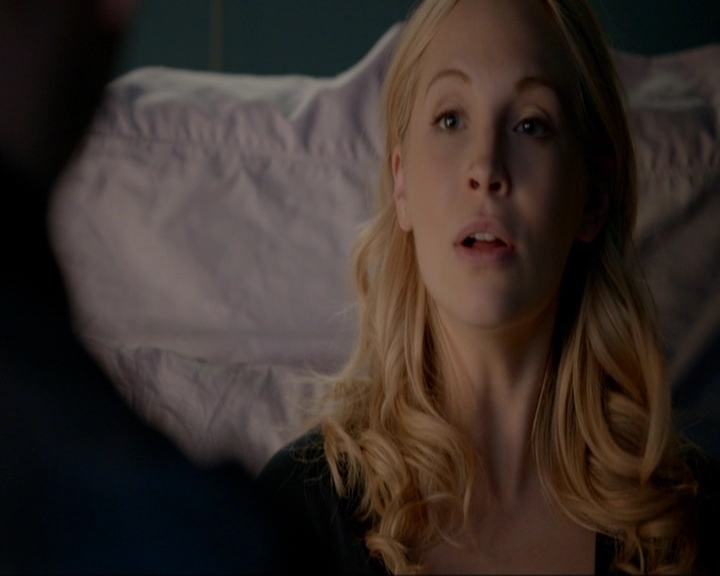 VampireDiariesWorld-dot-nl_7x14MoonlightOnTheBayou0350.jpg