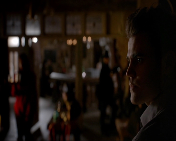 VampireDiariesWorld-dot-nl_7x14MoonlightOnTheBayou0401.jpg