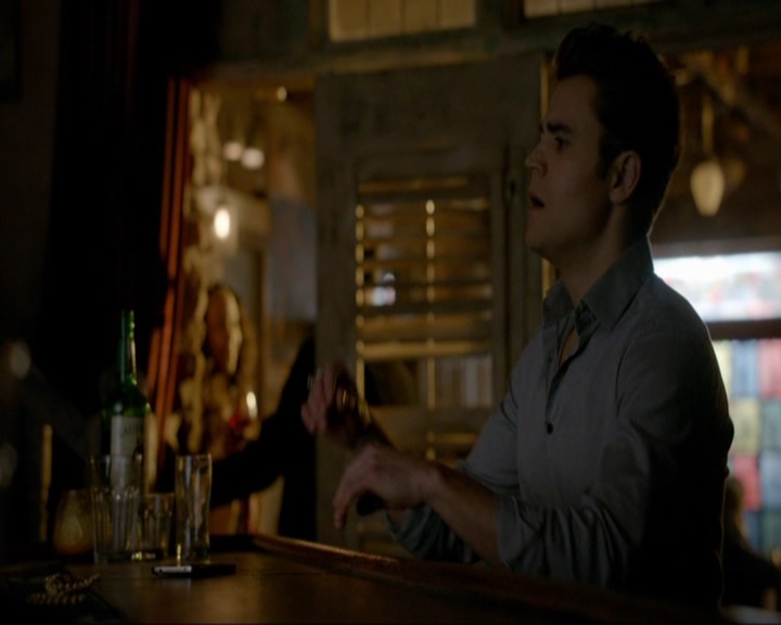 VampireDiariesWorld-dot-nl_7x14MoonlightOnTheBayou0414.jpg