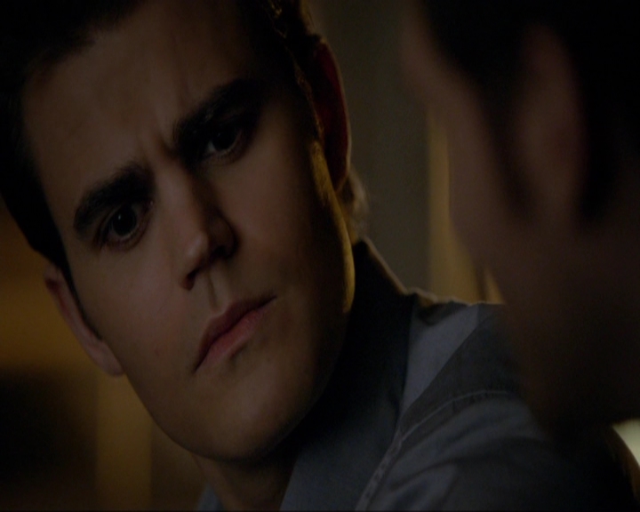 VampireDiariesWorld-dot-nl_7x14MoonlightOnTheBayou0427.jpg