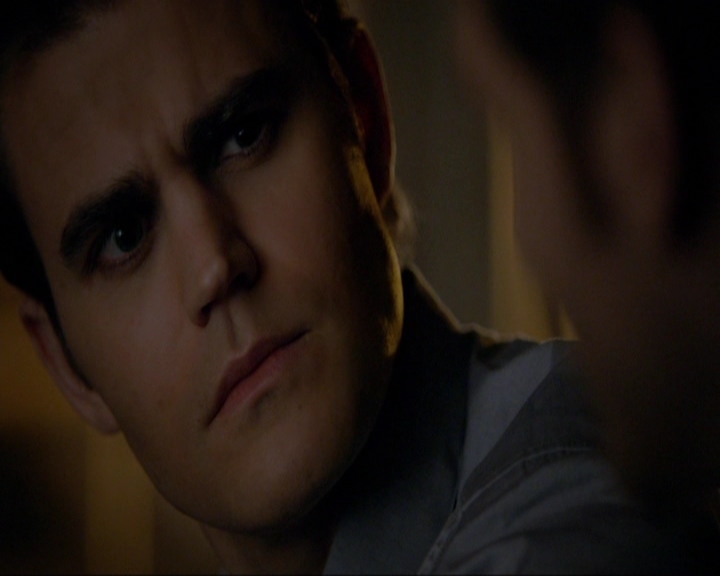 VampireDiariesWorld-dot-nl_7x14MoonlightOnTheBayou0429.jpg