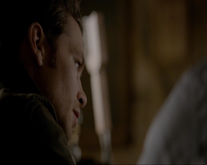 VampireDiariesWorld-dot-nl_7x14MoonlightOnTheBayou0442.jpg