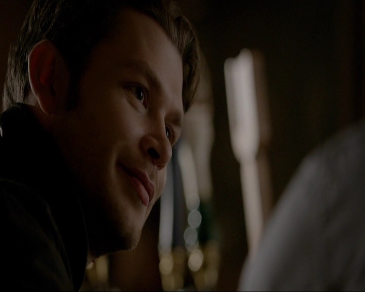 VampireDiariesWorld-dot-nl_7x14MoonlightOnTheBayou0446.jpg