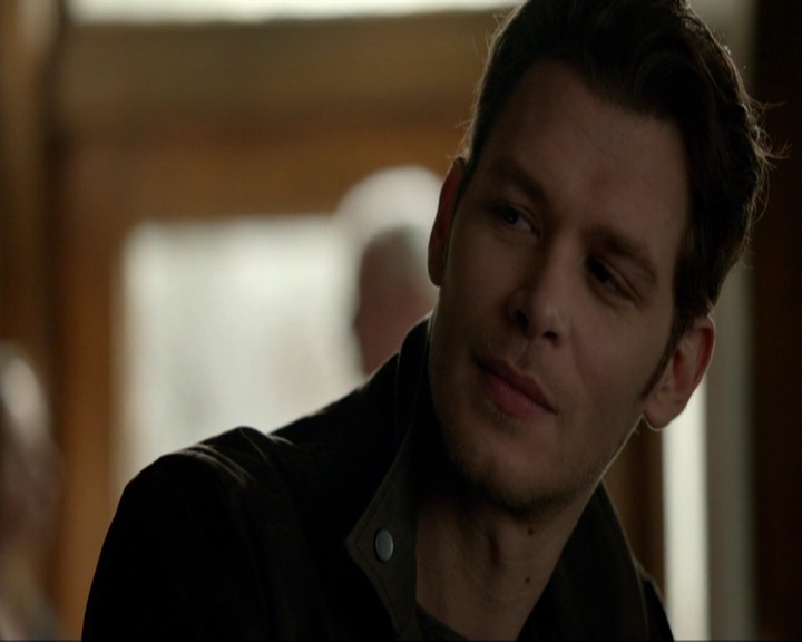 VampireDiariesWorld-dot-nl_7x14MoonlightOnTheBayou0454.jpg