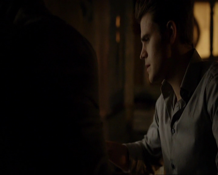 VampireDiariesWorld-dot-nl_7x14MoonlightOnTheBayou0468.jpg