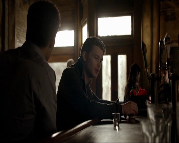 VampireDiariesWorld-dot-nl_7x14MoonlightOnTheBayou0470.jpg