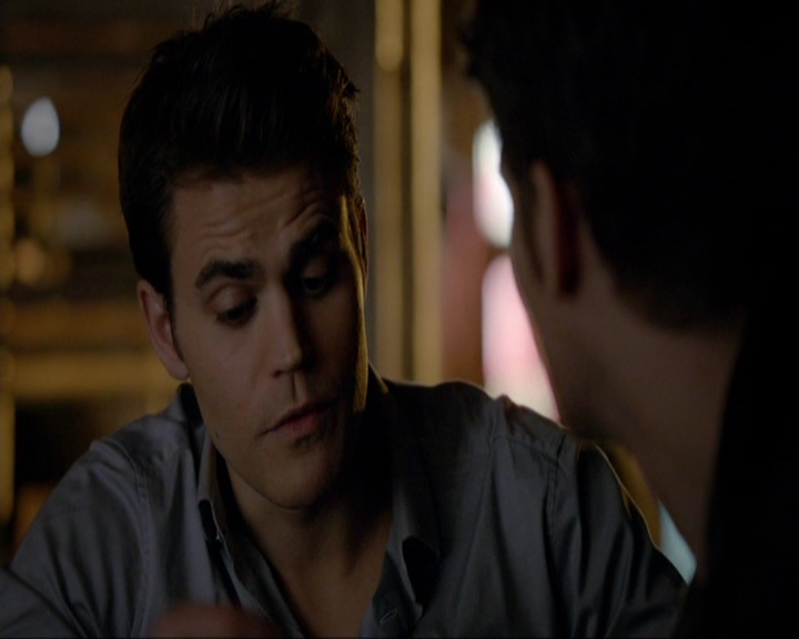 VampireDiariesWorld-dot-nl_7x14MoonlightOnTheBayou0486.jpg