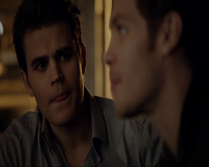 VampireDiariesWorld-dot-nl_7x14MoonlightOnTheBayou0496.jpg