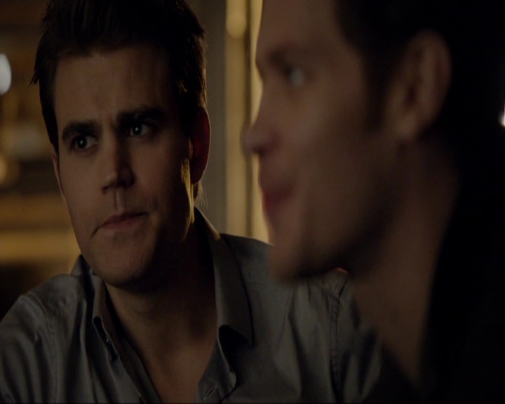 VampireDiariesWorld-dot-nl_7x14MoonlightOnTheBayou0497.jpg