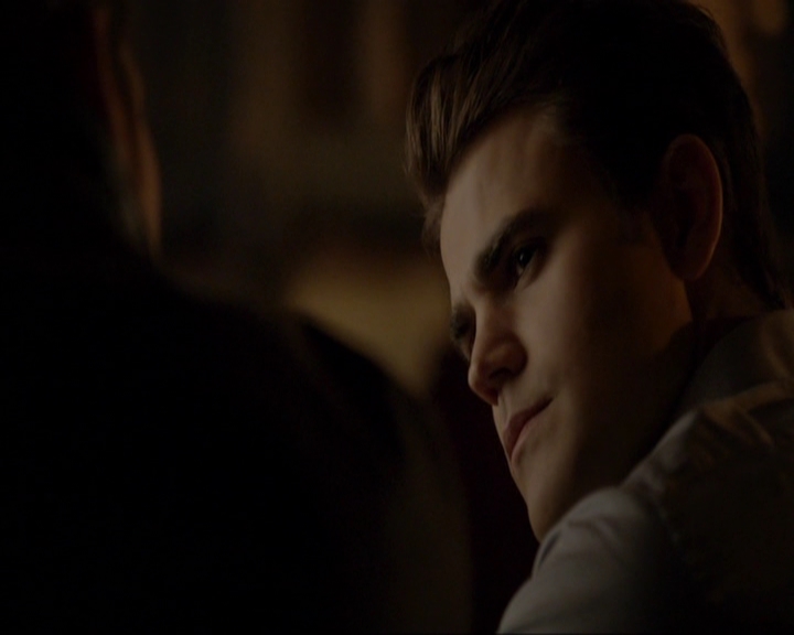 VampireDiariesWorld-dot-nl_7x14MoonlightOnTheBayou0508.jpg