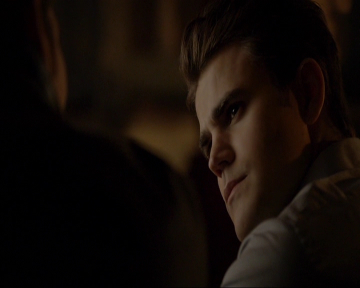 VampireDiariesWorld-dot-nl_7x14MoonlightOnTheBayou0509.jpg