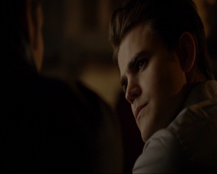 VampireDiariesWorld-dot-nl_7x14MoonlightOnTheBayou0510.jpg