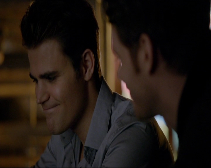 VampireDiariesWorld-dot-nl_7x14MoonlightOnTheBayou0516.jpg