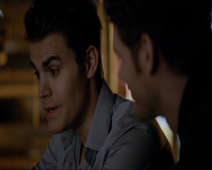 VampireDiariesWorld-dot-nl_7x14MoonlightOnTheBayou0517.jpg