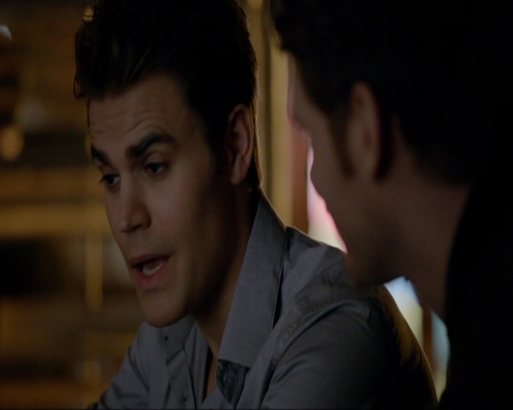 VampireDiariesWorld-dot-nl_7x14MoonlightOnTheBayou0518.jpg