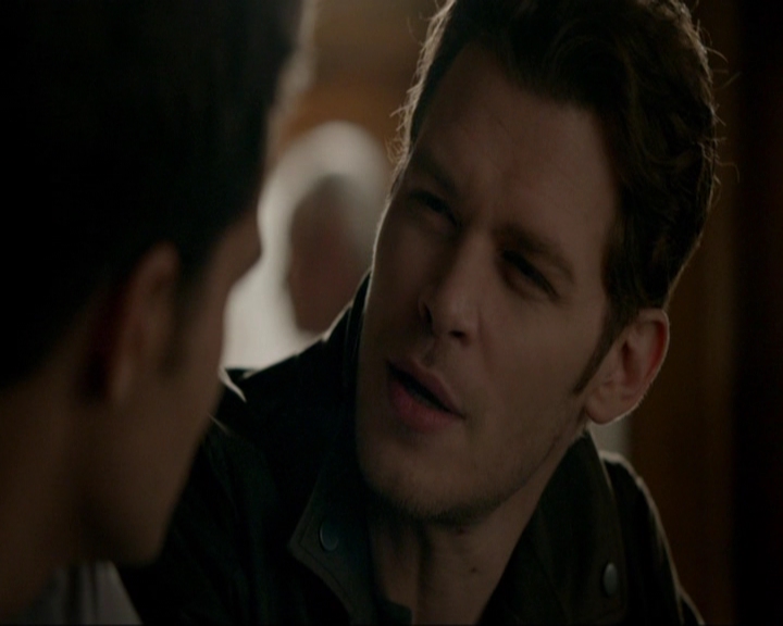 VampireDiariesWorld-dot-nl_7x14MoonlightOnTheBayou0521.jpg