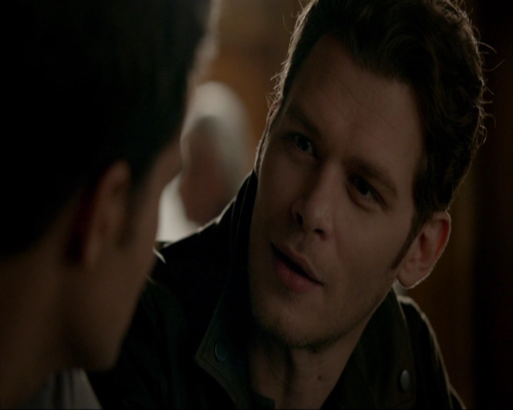 VampireDiariesWorld-dot-nl_7x14MoonlightOnTheBayou0522.jpg