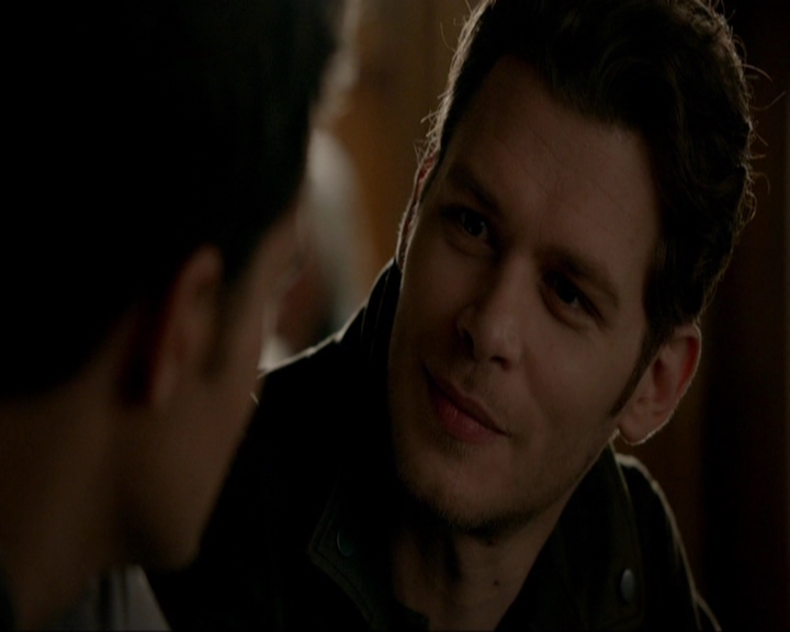 VampireDiariesWorld-dot-nl_7x14MoonlightOnTheBayou0523.jpg