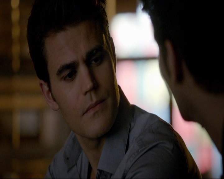 VampireDiariesWorld-dot-nl_7x14MoonlightOnTheBayou0525.jpg