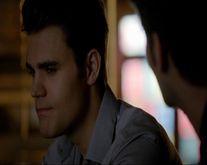 VampireDiariesWorld-dot-nl_7x14MoonlightOnTheBayou0528.jpg