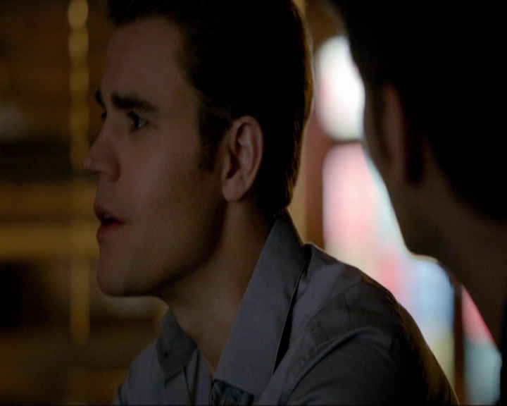 VampireDiariesWorld-dot-nl_7x14MoonlightOnTheBayou0529.jpg