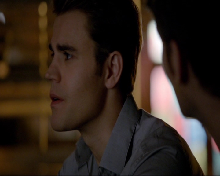VampireDiariesWorld-dot-nl_7x14MoonlightOnTheBayou0530.jpg