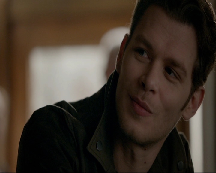 VampireDiariesWorld-dot-nl_7x14MoonlightOnTheBayou0532.jpg