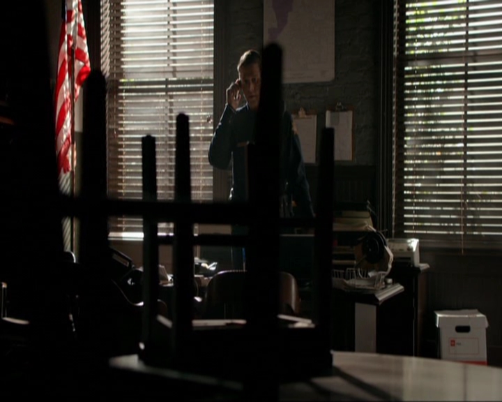 VampireDiariesWorld-dot-nl_7x14MoonlightOnTheBayou0552.jpg