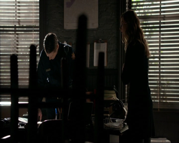 VampireDiariesWorld-dot-nl_7x14MoonlightOnTheBayou0573.jpg