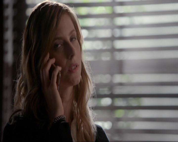 VampireDiariesWorld-dot-nl_7x14MoonlightOnTheBayou0690.jpg