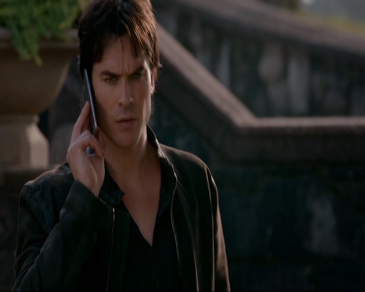 VampireDiariesWorld-dot-nl_7x14MoonlightOnTheBayou0693.jpg