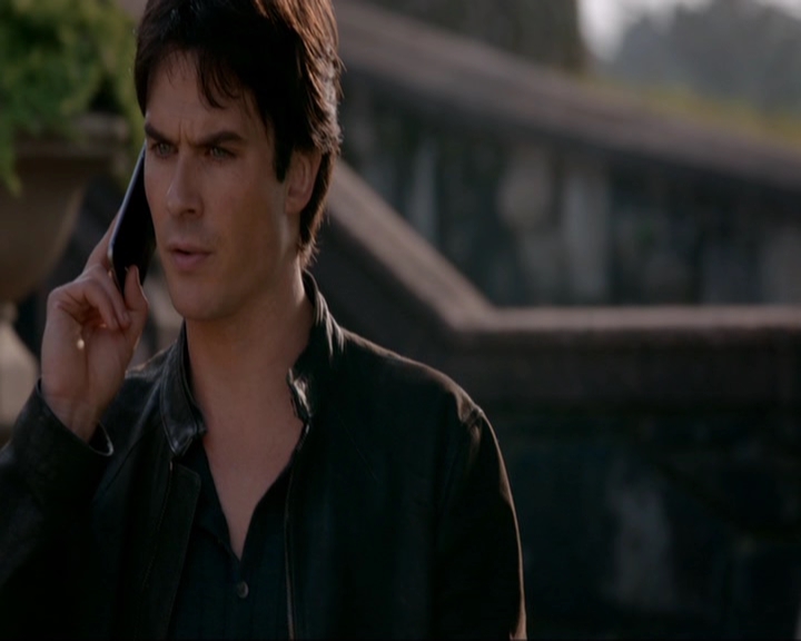 VampireDiariesWorld-dot-nl_7x14MoonlightOnTheBayou0694.jpg