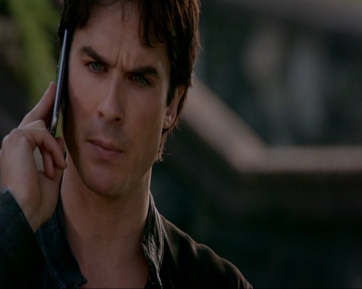 VampireDiariesWorld-dot-nl_7x14MoonlightOnTheBayou0700.jpg