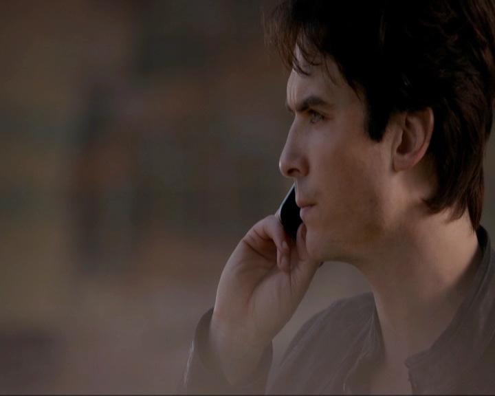 VampireDiariesWorld-dot-nl_7x14MoonlightOnTheBayou0706.jpg