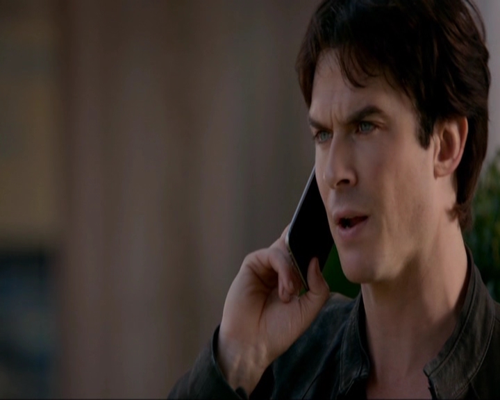 VampireDiariesWorld-dot-nl_7x14MoonlightOnTheBayou0720.jpg