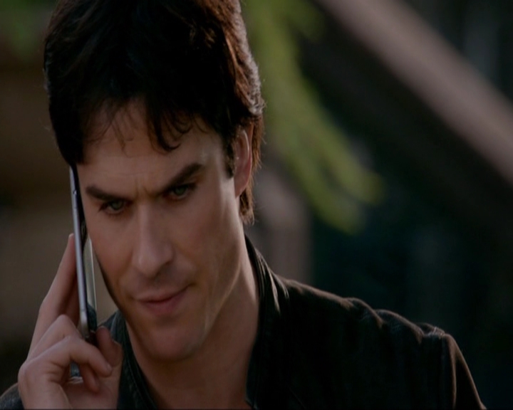 VampireDiariesWorld-dot-nl_7x14MoonlightOnTheBayou0723.jpg