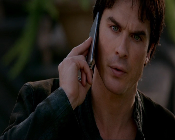 VampireDiariesWorld-dot-nl_7x14MoonlightOnTheBayou0741.jpg