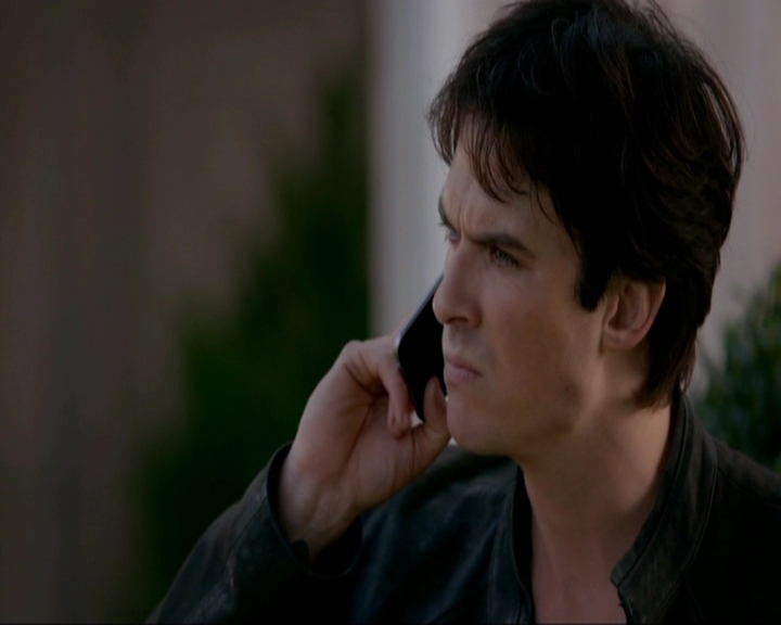 VampireDiariesWorld-dot-nl_7x14MoonlightOnTheBayou0743.jpg