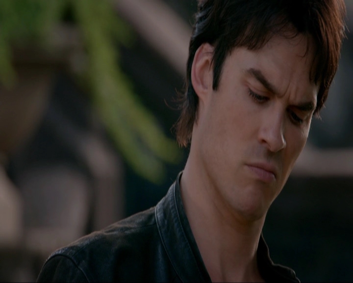 VampireDiariesWorld-dot-nl_7x14MoonlightOnTheBayou0751.jpg