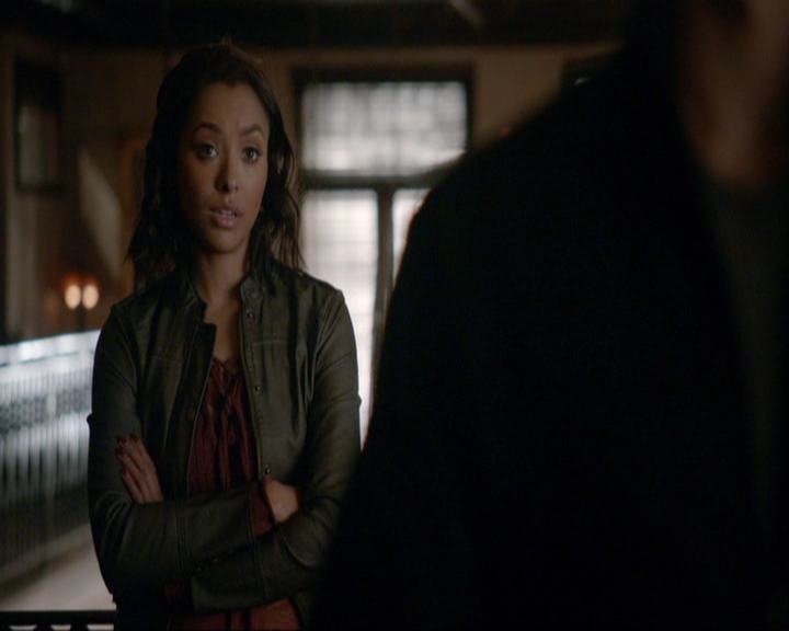 VampireDiariesWorld-dot-nl_7x14MoonlightOnTheBayou0758.jpg