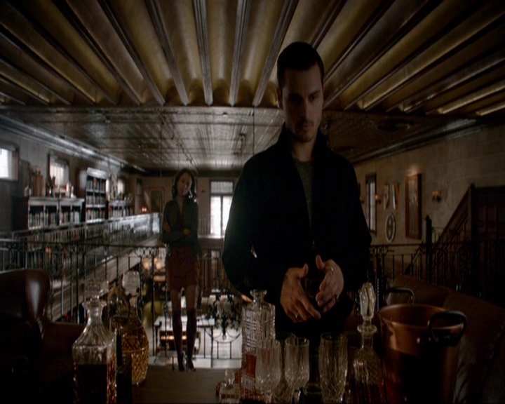 VampireDiariesWorld-dot-nl_7x14MoonlightOnTheBayou0759.jpg